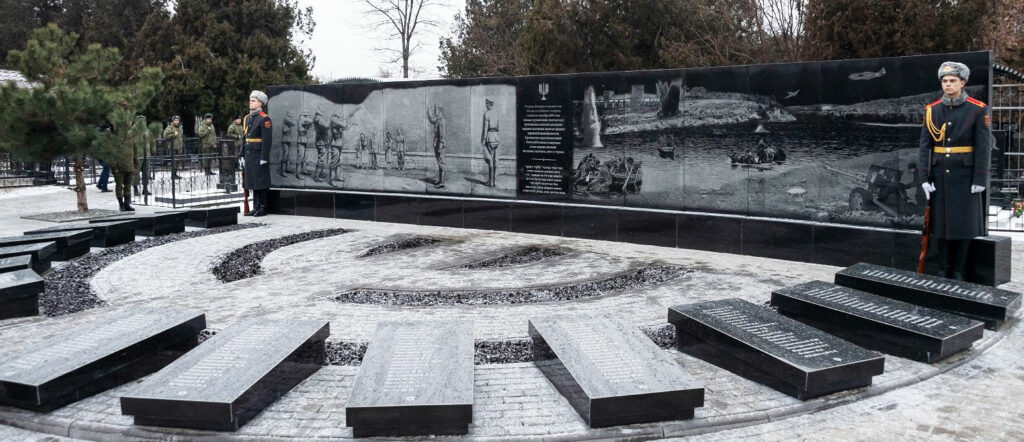 Мемориал «Жертвам фашизма». Открыт 27 января 2022 г. Установлен в память о евреях-бендерчанах, погибших в годы второй мировой войны, в память евреев, защитников Бендер, в память всех бендерских евреев, погибших в годы Холокоста