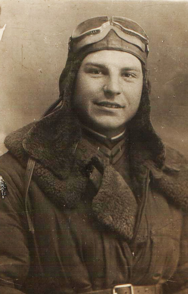 Н. В. Кобыляцкий – летчик-штурмовик 306-й штурмовой авиационной дивизии 17-й воздушной Армии. За бои в районе Бендер награжден орденом Красной Звезды