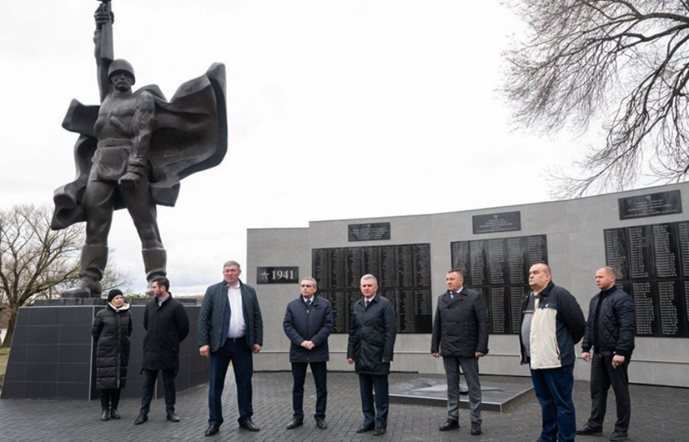 Мемориальный ансамбль, село Тея